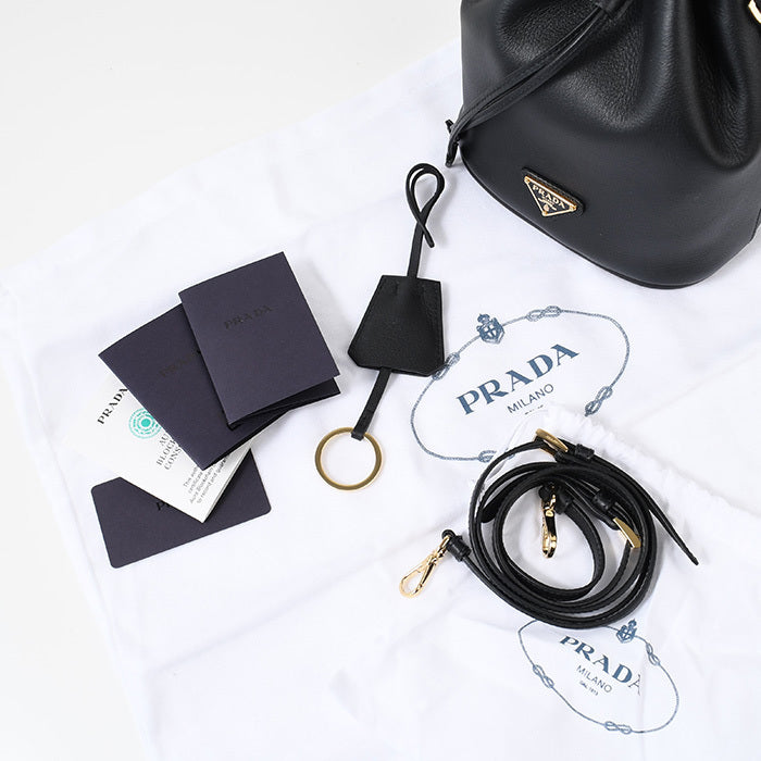 PRADA 가죽 미니 가방