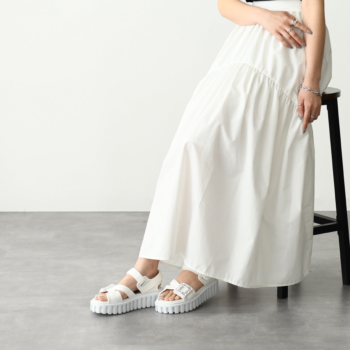 Roger Vivier ヴィヴ ゴーシック バックル サンダル