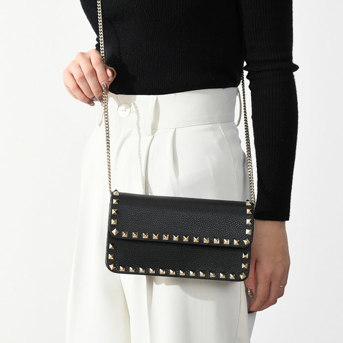 VALENTINO ロックスタッズショルダーバッグ