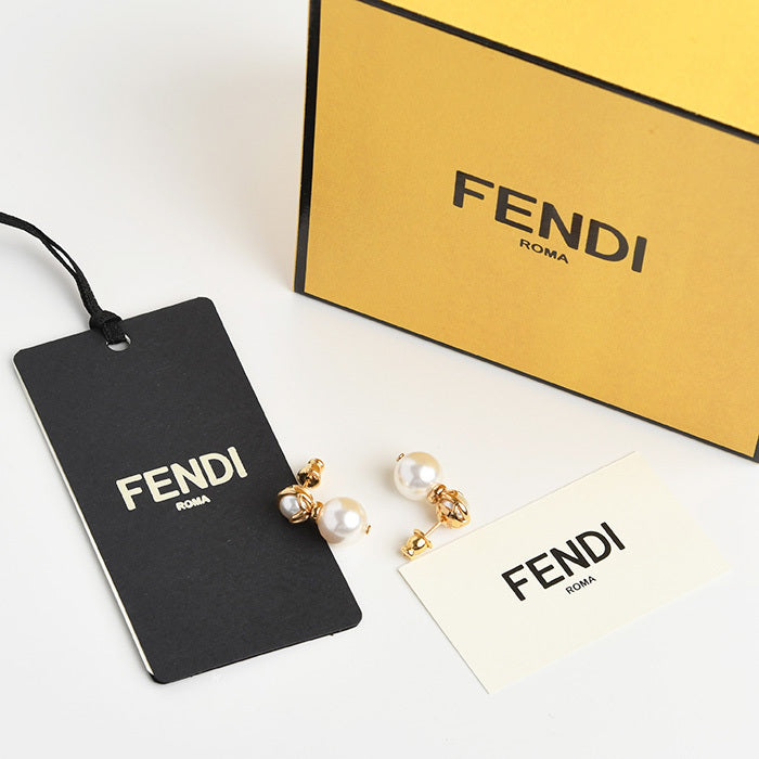 FENDI エフ イズ フェンディ ピアス
