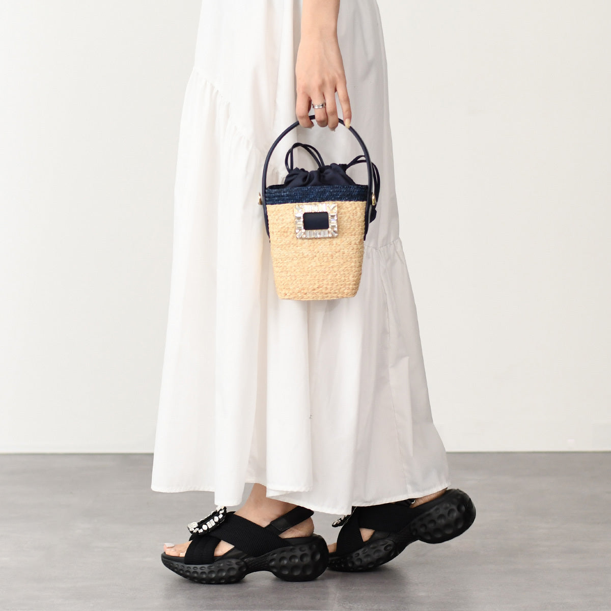 Roger Vivier 비브 런 패브릭 샌들