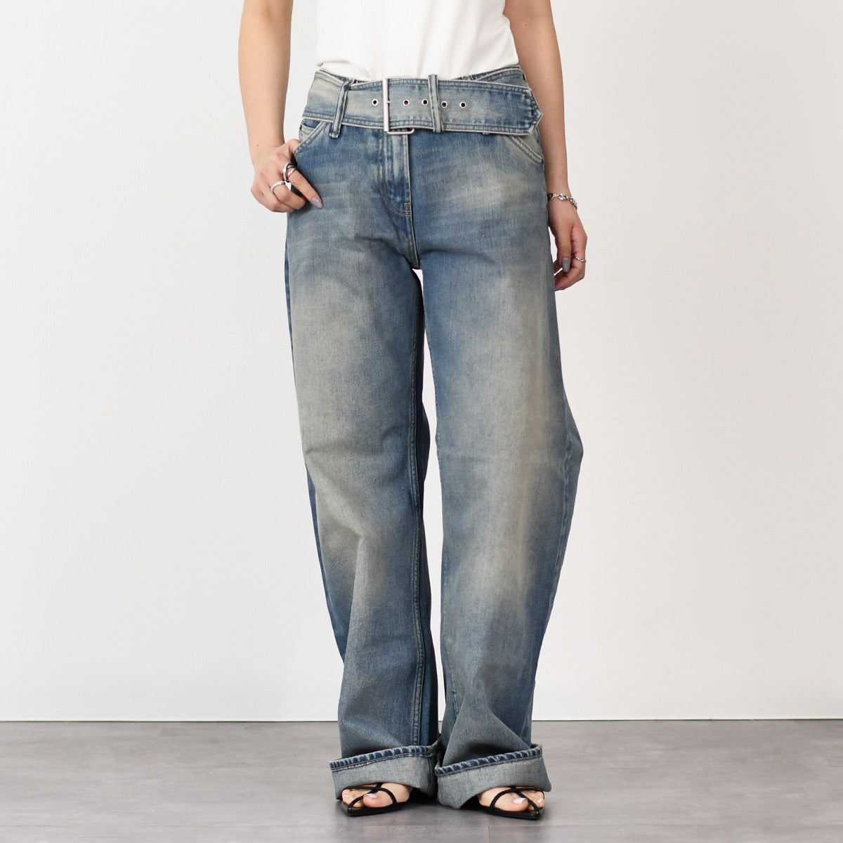 ACNE STUDIOS リラックスフィットジーンズ