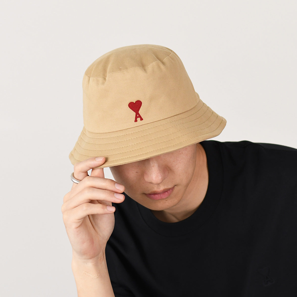 AMI ALEXANDRE MATTIUSSI BUCKET HAT
