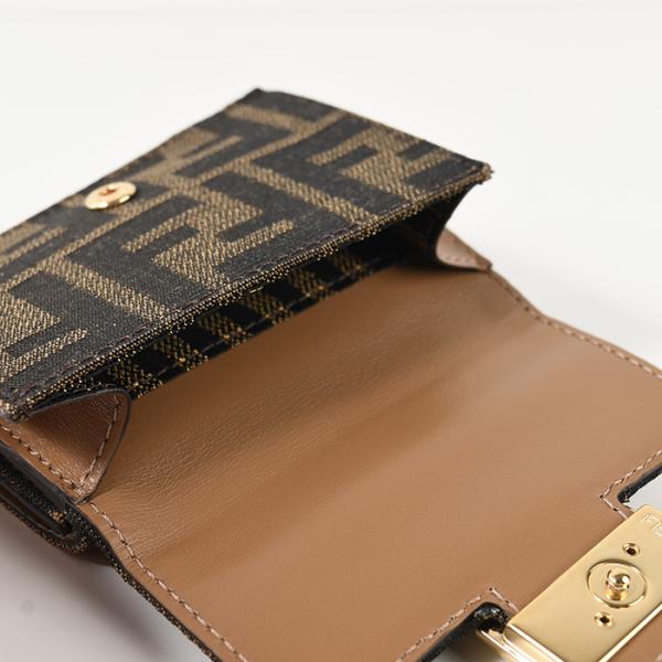 FENDI コンパクト3つ折り財布