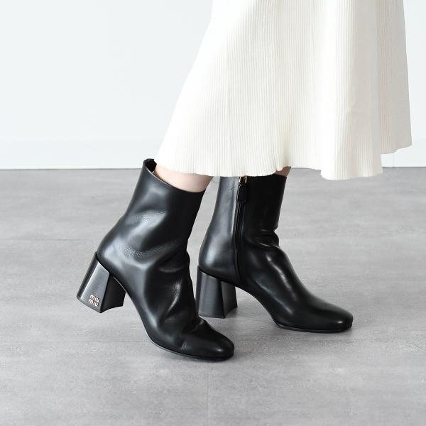 MIU MIU レザー ブーティー