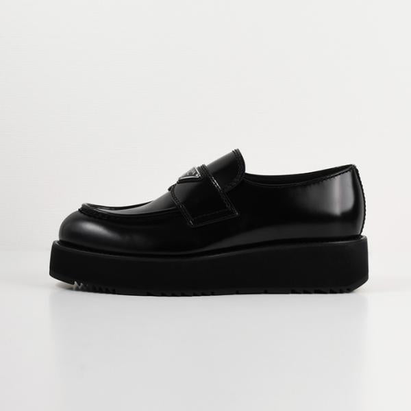 PRADA ブラッシュドレザー ローファー