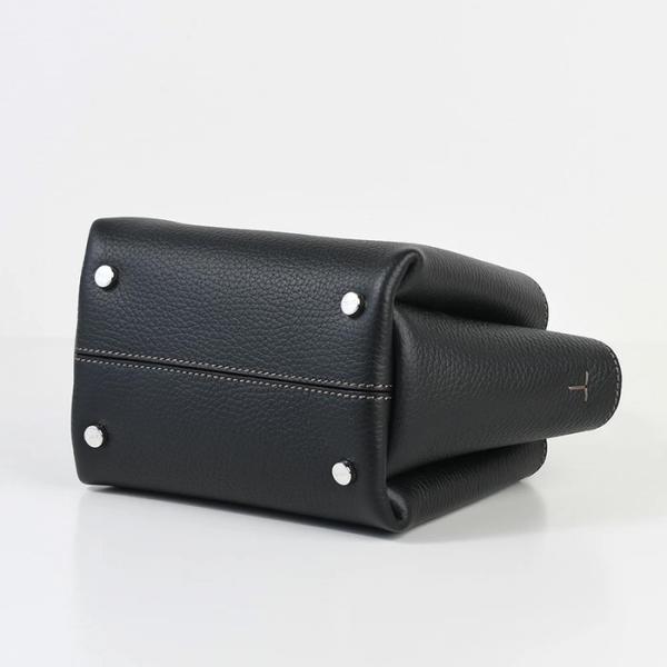 TOD'S レザーバッグマイクロ
