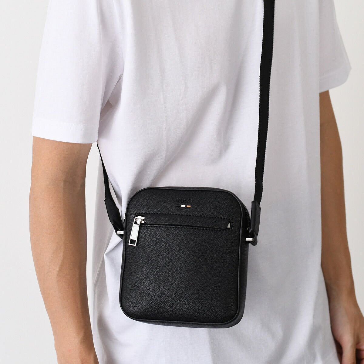 HUGO BOSS RAY レポーターバッグ エンボスロゴ