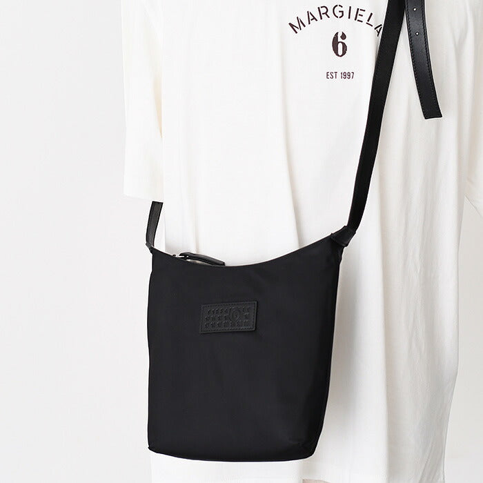 MM6 MAISON MARGIELA 「ニューメリック」 ナイロン バーティカル クロスボディバッグ