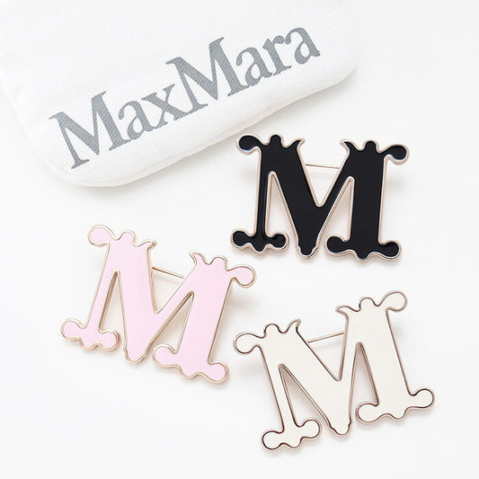 Max Mara  EGREGE モノグラムブローチ