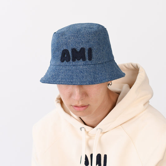 AMI ALEXANDRE MATTIUSSI Ami Paris 패치 워시드 데님 버킷 모자 