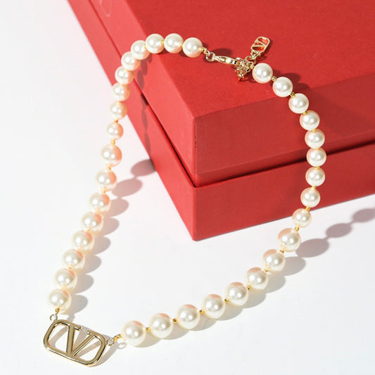 VALENTINO Vロゴパールネックレス