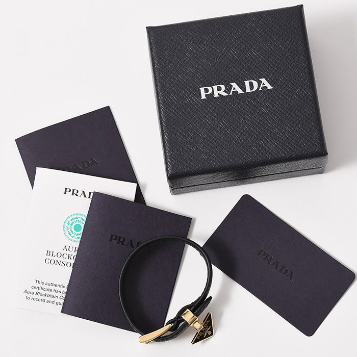 PRADA サフィアーノロゴブレスレット