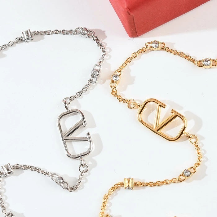 VALENTINO Vロゴ メタル x クリスタル ブレスレット