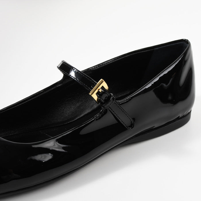 PRADA 특허 가죽 발레리나 