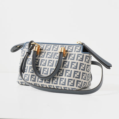 FENDI バイ ザ ウェイ ミニ ポーチ FFモチーフ
