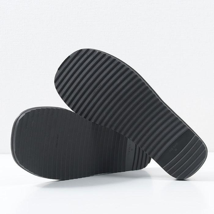 【THE ROW】 Helena レザーのフリップフロップ Helena レザーのフリップフロップ タン – The Row