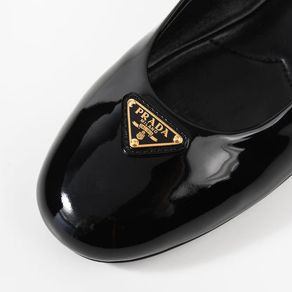 PRADA 특허 가죽 발레리나 