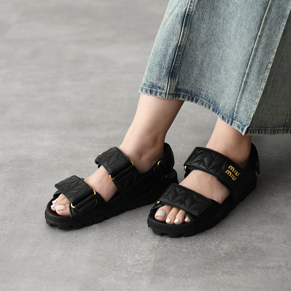MIU MIU スポーティ マテラッセレザー サンダル