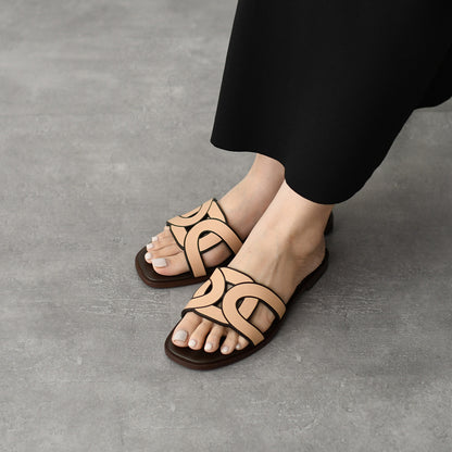 TOD'S レザーフラットサンダル