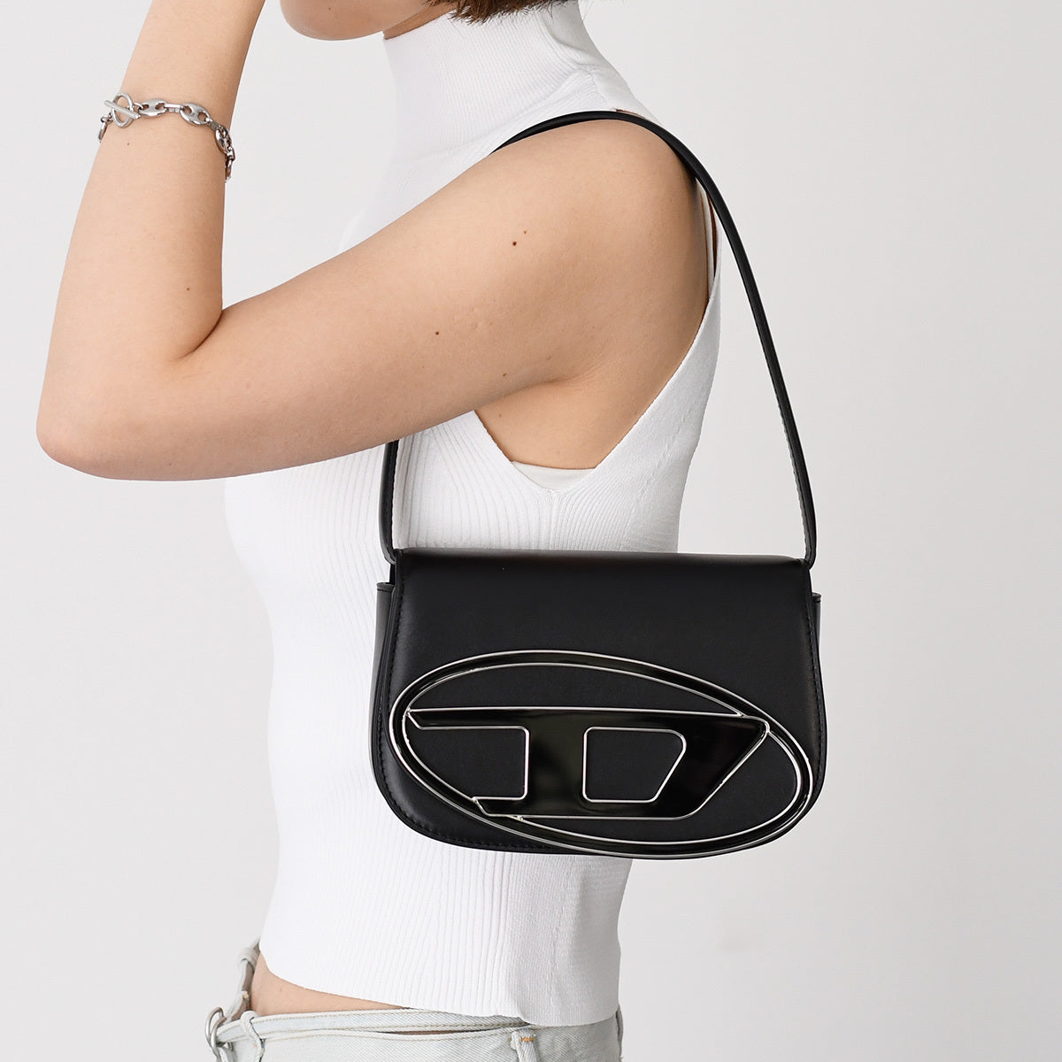 DIESEL 1DR ワンダー レザーショルダーバッグ