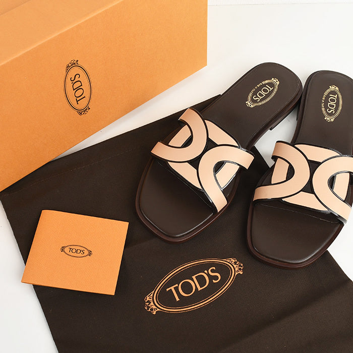 TOD'S レザーフラットサンダル