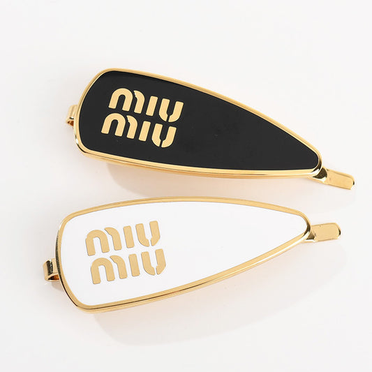 MIU MIU エナメルメタル ヘアクリップ