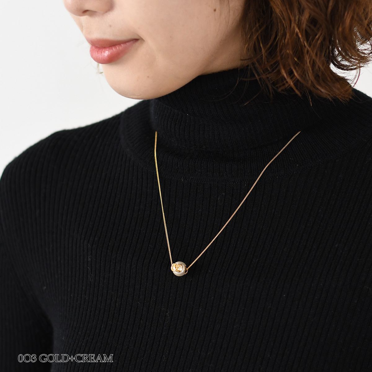 VALENTINO Vロゴ シグネチャー パールネックレス