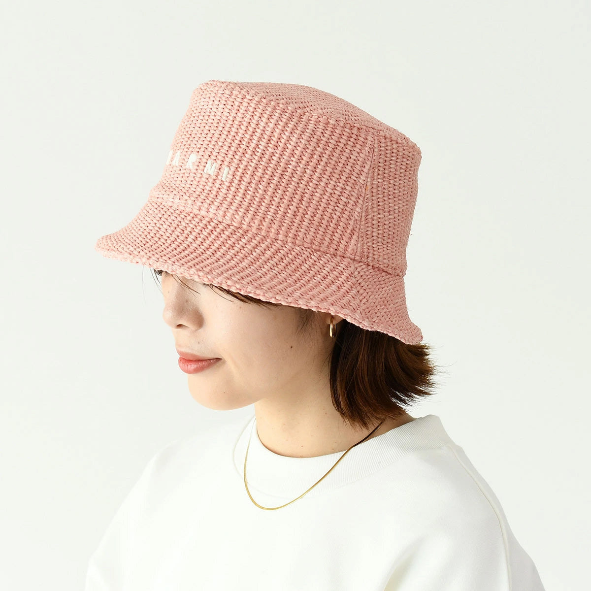 MARNI ラフィア調 バケットハットロゴ刺しゅう入り
