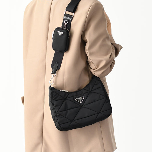 PRADA Ry-Nylon パテッドホーボーショルダー