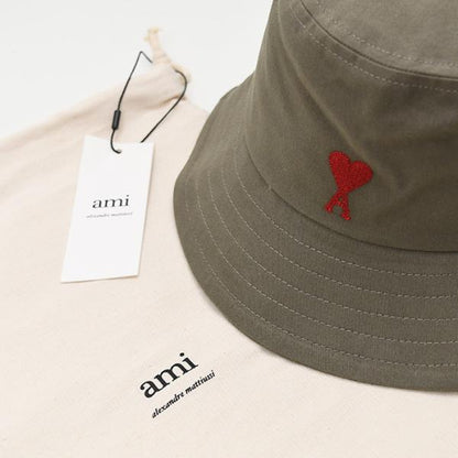 AMI PARIS Ami de Coeur 엠브로이드 버킷 모자 