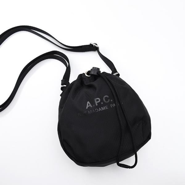 APC BACKSTAGE クロスボディポーチ