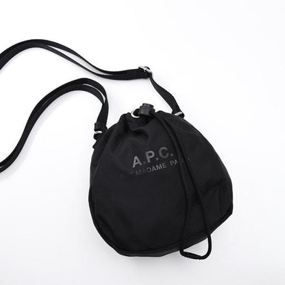 APC BACKSTAGE クロスボディポーチ