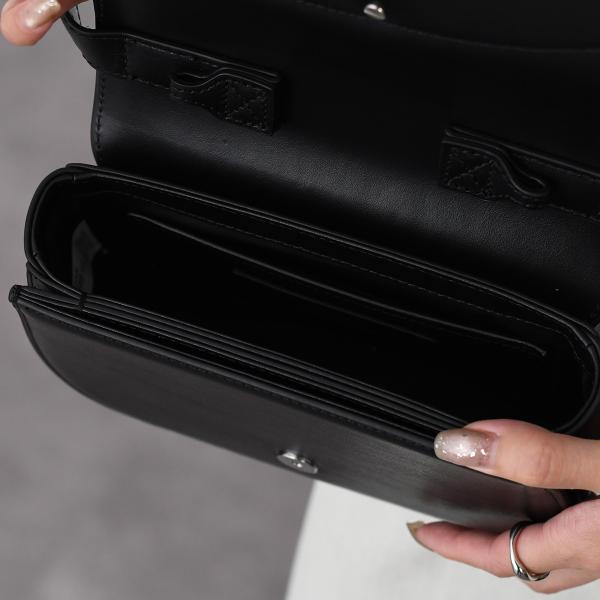 DIESEL 1DR ワンダー レザーショルダーバッグ