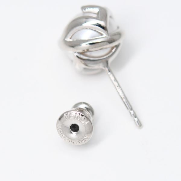 FENDI エフ イズ フェンディ ピアス