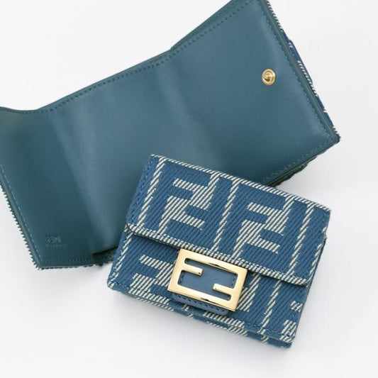 FENDI フェンディ バゲット マイクロ 三つ折り財布 ブルーデニム調FFジャカード