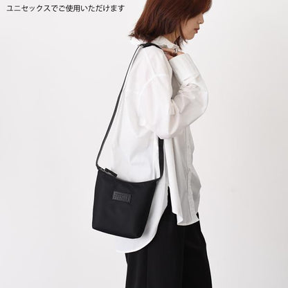 MM6 MAISON MARGIELA 「ニューメリック」 ナイロン バーティカル クロスボディバッグ