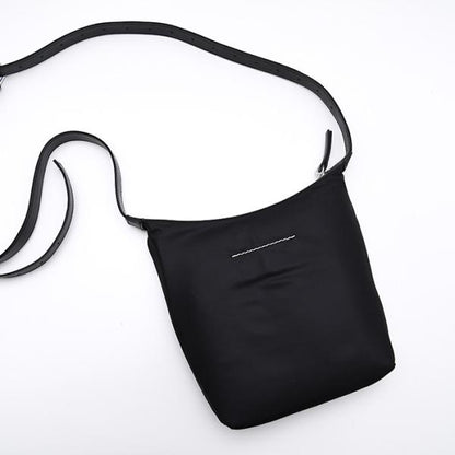 MM6 MAISON MARGIELA 「ニューメリック」 ナイロン バーティカル クロスボディバッグ