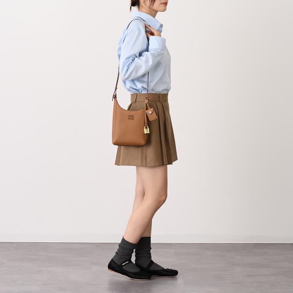 MIU MIU レザーバケットバッグ