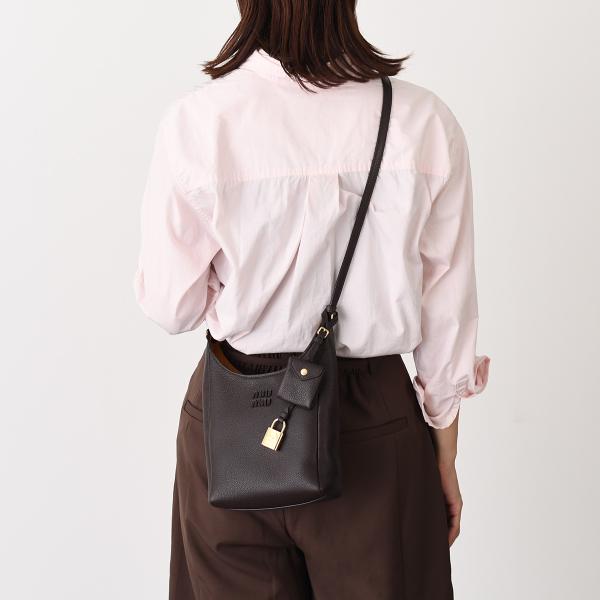 MIU MIU レザーバケットバッグ