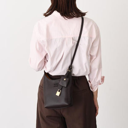 MIU MIU レザーバケットバッグ