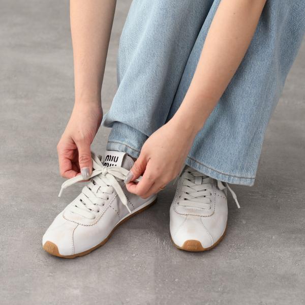 MIU MIU プリューム ブリーチドナッパレザー スニーカー