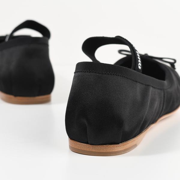 MIU MIU サテンバレリーナ