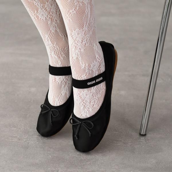 MIU MIU サテンバレリーナ