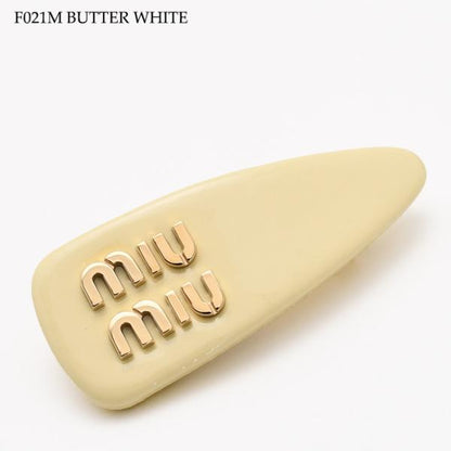 MIU MIU パテントレザー ヘアクリップ