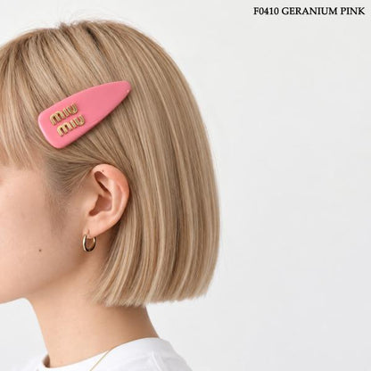 MIU MIU パテントレザー ヘアクリップ