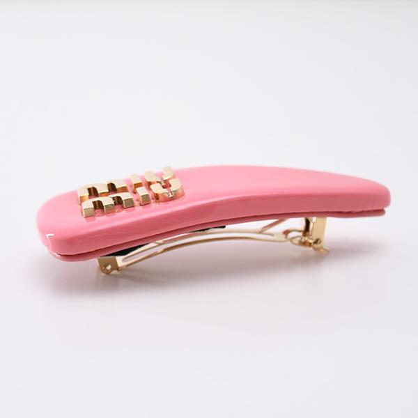 MIU MIU パテントレザー ヘアクリップ