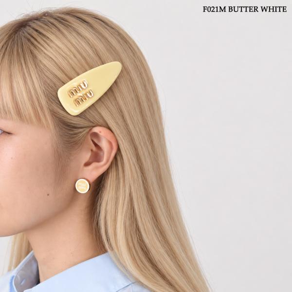 MIU MIU パテントレザー ヘアクリップ