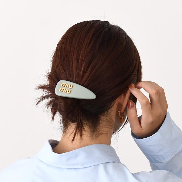MIU MIU パテントレザー ヘアクリップ