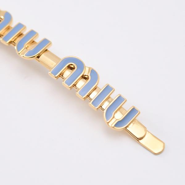 MIU MIU エナメルロゴヘアクリップ